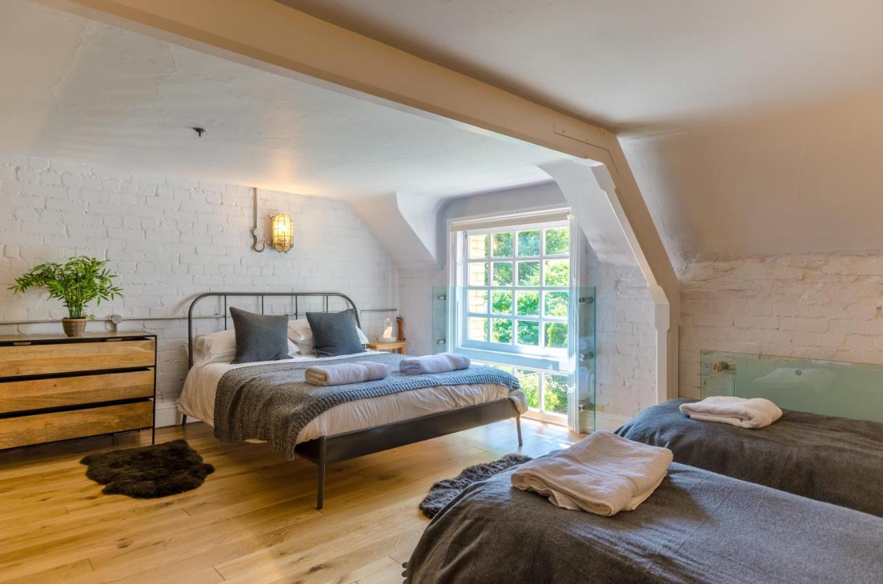 Luxury Victorian School With Views Of Harbour Villa Fowey Exterior photo